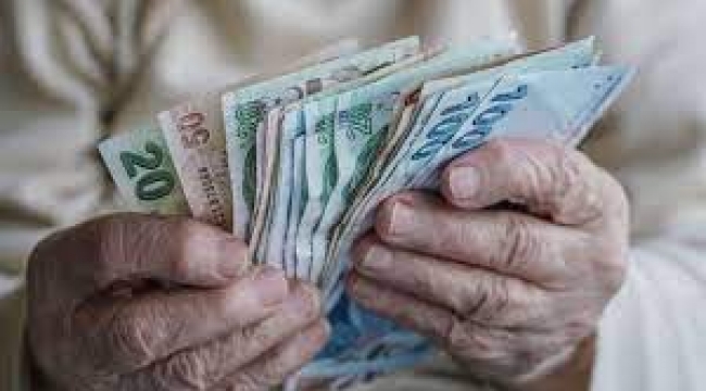 Emekliler, zam ve AGİ istiyor: En düşük aylık, asgari ücret seviyesine yükseltilmeli