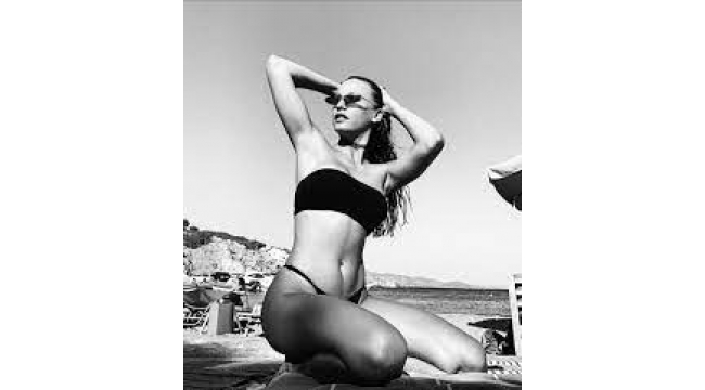 Serenay Sarıkaya Kapak Kızı Oldu: Pozları Gündemi Salladı