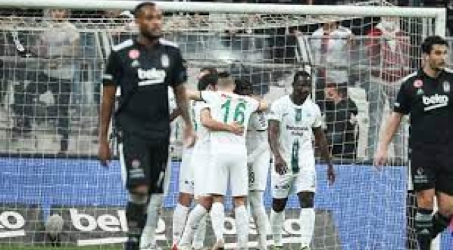 Beşiktaş evinde dağıldı!