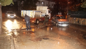 Bodrum'da şiddetli sağanak! Dereler taştı, ev ve iş yerlerini su bastı