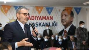 'AKP'liyim, açım' dedi; salondan atıldı