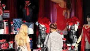İktidara seslendiler: Erotik mağazaları kapatın