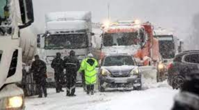 İstanbul'a Trakya'dan ve Anadolu'dan araç girişleri durduruldu