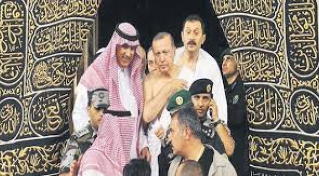 Erdoğan resmi ziyaret için gitti, Umre yaptı