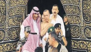 Erdoğan resmi ziyaret için gitti, Umre yaptı