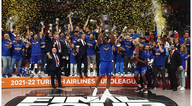 Anadolu Efes üst üste ikinci kez Avrupa şampiyonu!