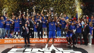 Anadolu Efes üst üste ikinci kez Avrupa şampiyonu!