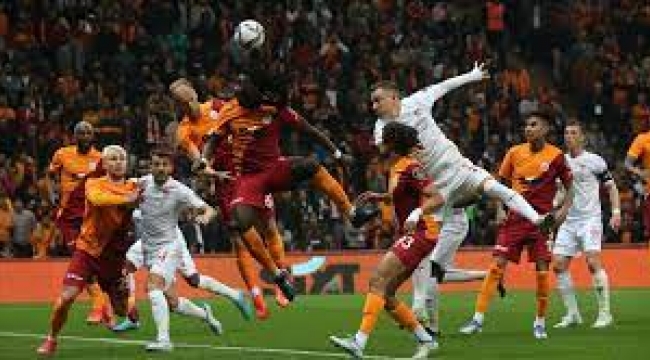 Sivasspor Galatasarayı  3-2 maglup etti