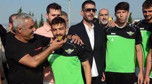 Akhisarspor'da baklava ikramı krizi! Oyuncular kadro dışı bırakıldı