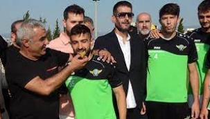 Akhisarspor'da baklava ikramı krizi! Oyuncular kadro dışı bırakıldı