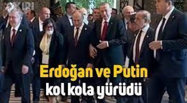 Erdoğan ve Putin kol kola yürüdü