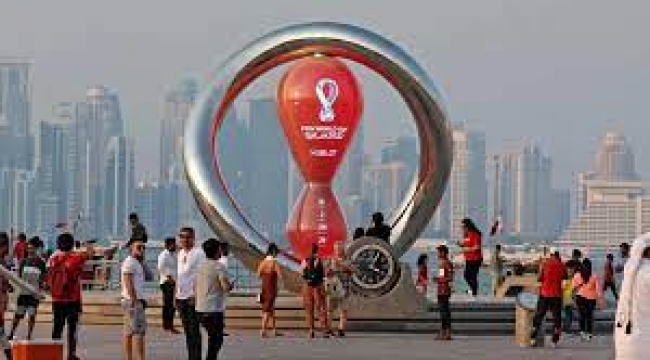 Katar Dünya Futbol Şampiyonası'na ne katar, ya da Katar Dünya Kupası'nın ekonomi politiği