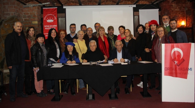 Zeynep Oral yeniden PEN Başkanı
