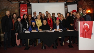 Zeynep Oral yeniden PEN Başkanı