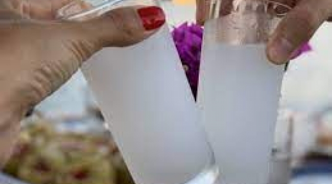 Alkollü içki fiyrınatlaa dev zam: Artık sadece zenginler Rakı içebilecek