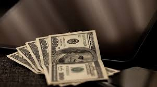 Dolarda yeni rekor geldi: Dolar 19 TL'yi gördü