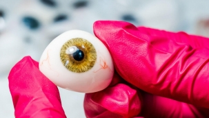 Protez Göz Ameliyatı Nasıl Yapılır?