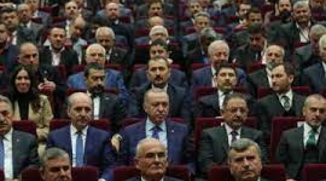 AKP'de kazan kaynıyor.