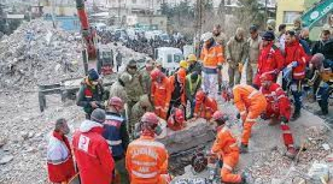  Deprem bölgesinde yaşanan dramı anlattı: 20 bin kişi engelli