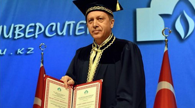 Hürriyet, Cumhurbaşkanı Erdoğan'la ilgili mezuniyet belgeleri yayımladı