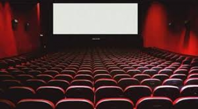 Sinemanın türlerini ve aşkın hallerini ustaca işleyen bir film