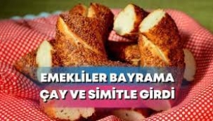 Emekliler bayrama çay ve simit ile girdi