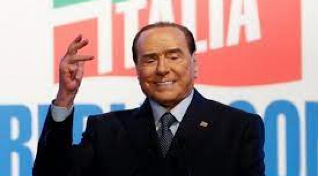 Siyaset, medya, futbol, seks: Berlusconi'nin bitmeyen iktidar arzusu