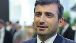 Selçuk Bayraktar'dan kendisini tanımayan görevliye: I am Selçuk Bayraktar