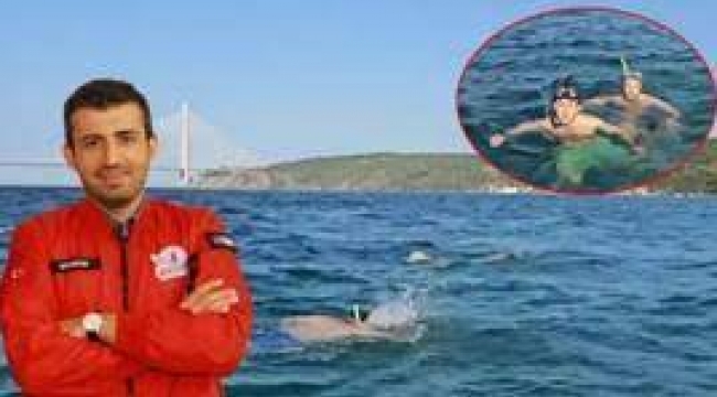 Selçuk Bayraktar İstanbul Boğazı'nı yüzerek geçti