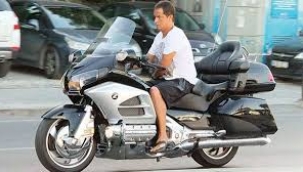 Acun Ilıcalı'nın Kaç Arabası ve Kaç Motosikleti Var?