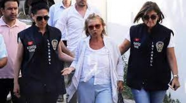 Nazlı Ilıcak'a 2 Yıl 6 Ay Hapis Cezası!