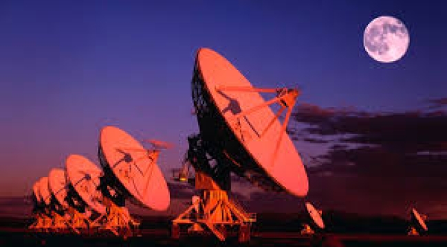 Uydularda yaşam arayışı ve Ay hayalimiz