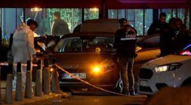 İstanbul'un Göbeğinde Kafede Silahlı Çatışma!