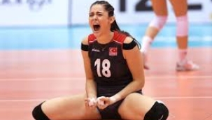 Voleybolun Kraliçesi Zehra Güneş, Fenerbahçe'nin eski kalecisinden ayrıldı. 