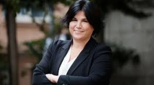 Lal Denizli: 'Gülünün Solduğu Akşam'ı okuduğumda kararımı vermiştim