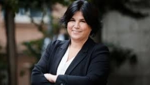 Lal Denizli: 'Gülünün Solduğu Akşam'ı okuduğumda kararımı vermiştim