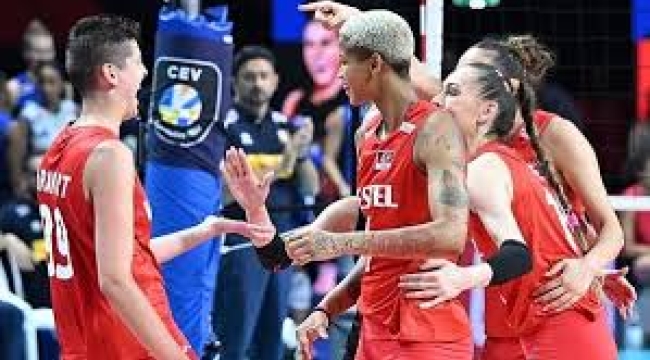 Akit yazarı Maden: Kadın voleybolu izlemek caiz değil