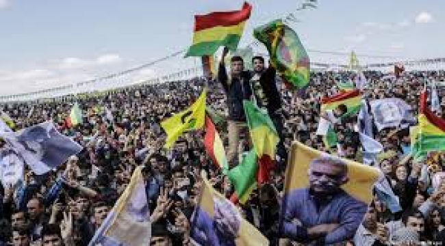 Kürt meselesinde devlet ne derse, düşünce dünyasında hizaya dizilen çok olur!