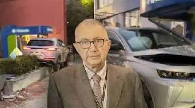 Mehmet Emin Karamehmet, İstanbul'da cipiyle trafik kazası geçirdi