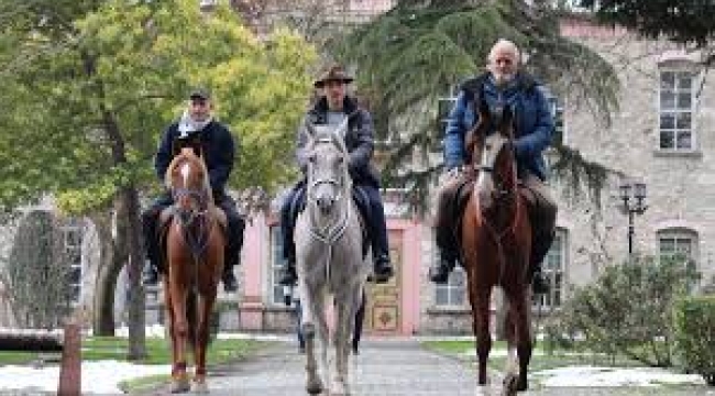 At sırtında hac yolcuları İstanbul'a ulaştı