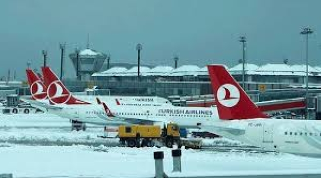 İstanbul ve Sabiha Gökçen havalimanlarında kar alarmı