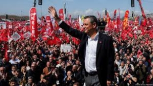 Bayrağını alan Maltepe'ye koştu: Demokrasi için 'İmamoğlu' akını
