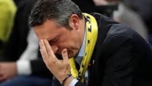 Fenerbahçe tribünlerinden "Ali Koç istifa" tezahüratları