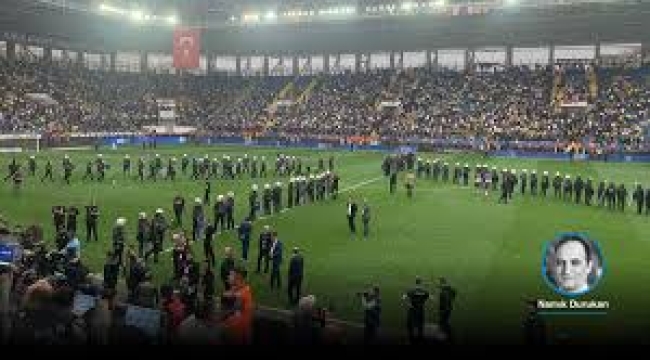 Amedspor'a algı değişmiyor: Dev Türk bayrağı açıldı,