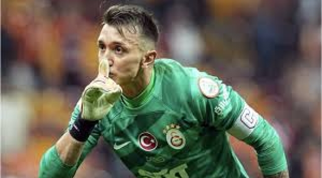 Fernando Muslera'nın imza töreninde gerginlik yaşandı