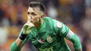 Fernando Muslera'nın imza töreninde gerginlik yaşandı