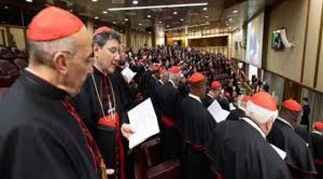 Vatikan'da yapılan ilk tur oylamada yeni papa seçilemedi