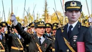 Atatürkçü Ebru teğmene mahkemeden şoke ettiren karar!
