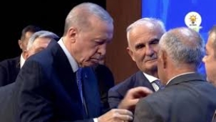 AK Parti'ye geçen 2 milletvekili ve 13 belediye başkanı belli oldu