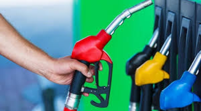Benzine zam geldi: Fiyatlar, pompaya yansıdı!